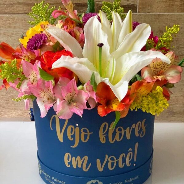 Caixa M com Flores Mistas - Eu vejo Flores em Você - Com personalização