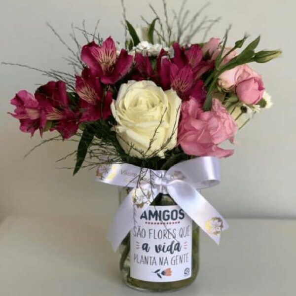 Arranjo Mensageiro 02 - Amigos são Flores que vida planta na gente